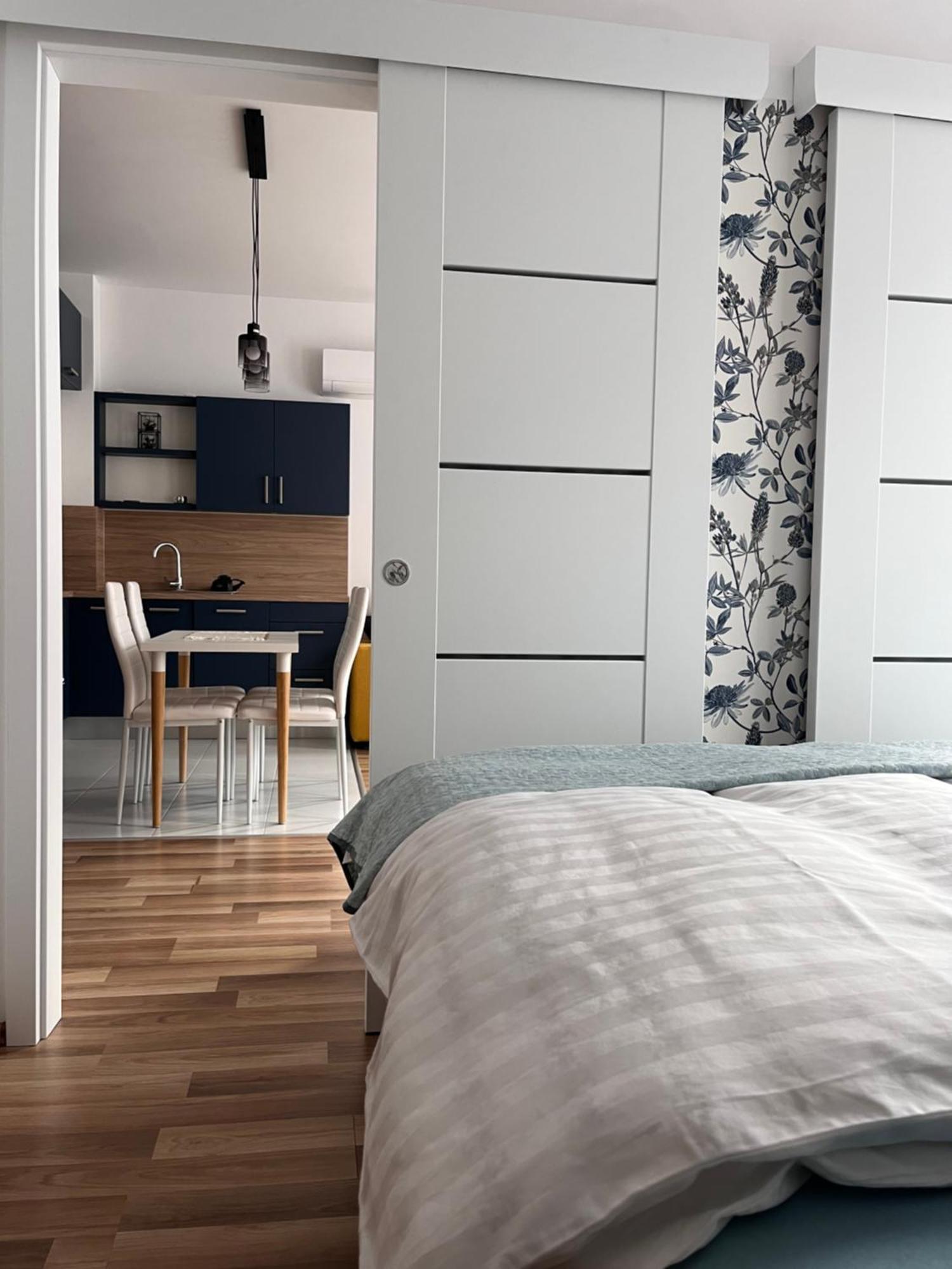 One Step Apartman - City Center With Self Check-In Szombathely Exterior photo